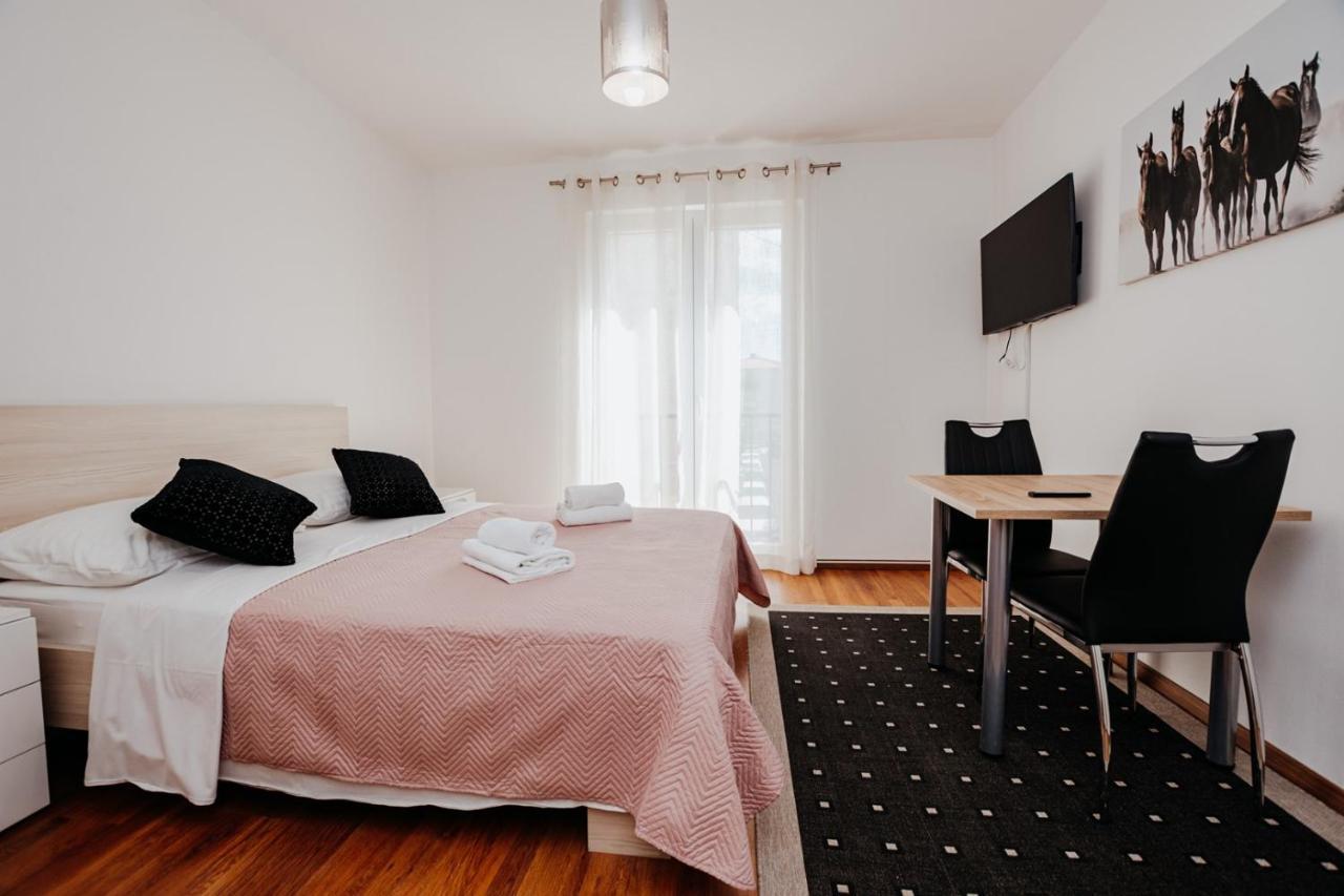Double And Single S Apartments Zadar Extérieur photo